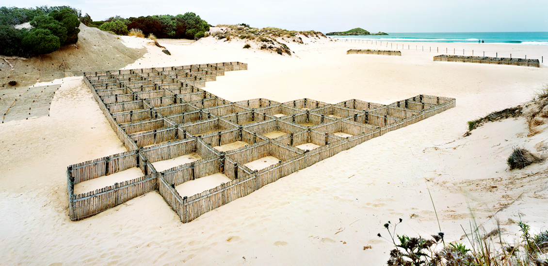 Playa Giudeu - Cajas para la captura de la arena