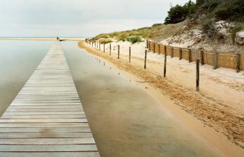 Etang de Su Giudeu - Accès piétonnier à la plage